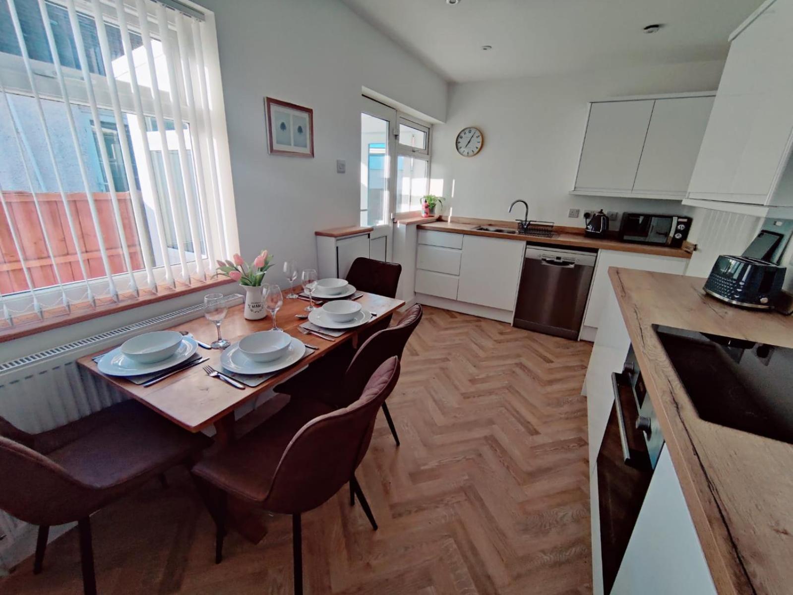 פרסטאטין Coastal Bungalow מראה חיצוני תמונה